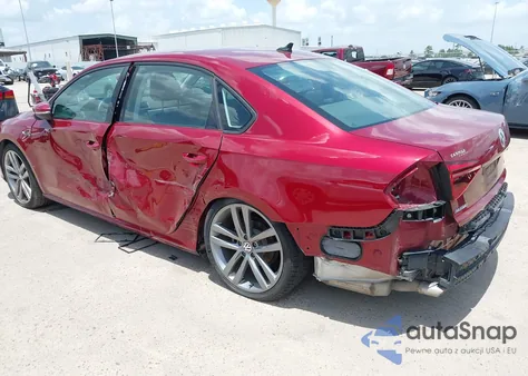 2018 Volkswagen Passat 2.0T R-Line/2.0T S z USA, uszkodzony, nr VIN 1VWAA7A37JC031164